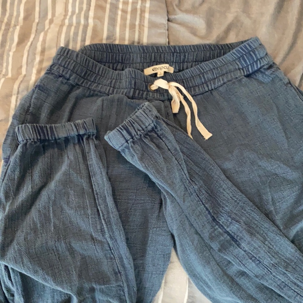Rip curl capris in large
